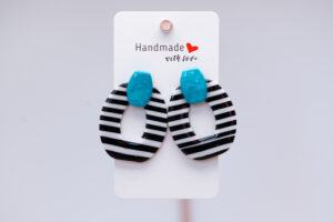 Boucles d'oreilles bleu pailleté Rayées noir et blanc