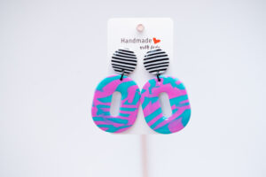 Boucles d'oreilles ovales rose et bleu puce rayures