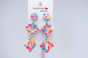 Boucles d'oreilles pendantes multicolor pastel