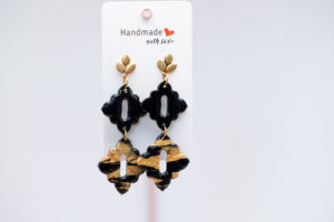 Boucles d'oreilles pendantes soirée noir et doré
