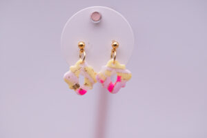Boucles d'oreilles Enfant, rose et jaune fluo carrées