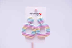 Boucles d'oreilles carrées pastel