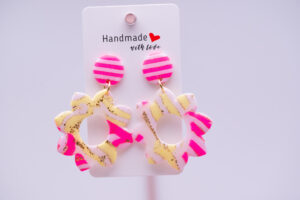 Boucles d'oreilles fleur fluo