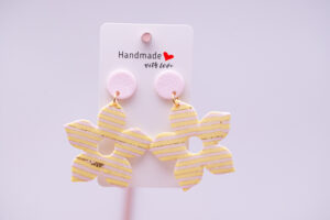 Boucles d'oreilles mère tiaré rayures pastel 1