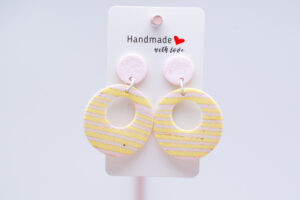 Boucles d'oreilles ronde jaune et rose pastel