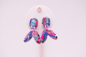Boucles d'oreilles enfant boomerang bleu rose